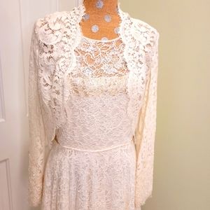 Carmen Marc Valvo Collection Lace Dress 10/12 NWT